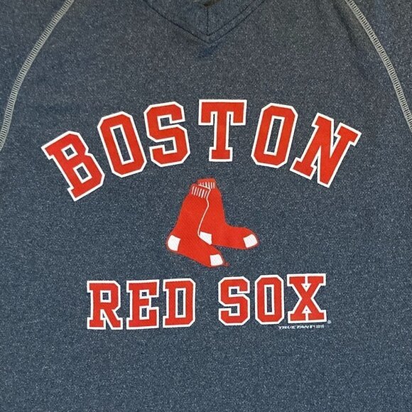 Boston Red Sox True Fan Vneck T-shirt Size Medium - Picture 3 of 8